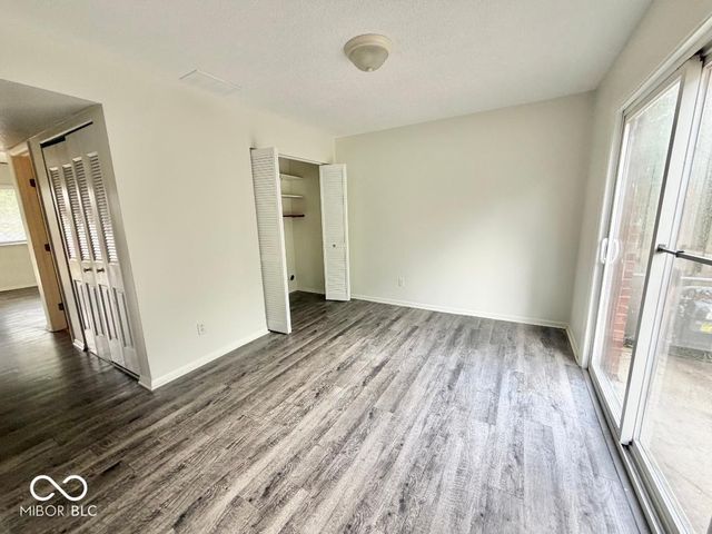 954 Greenwood W, Greenwood, IN 46142