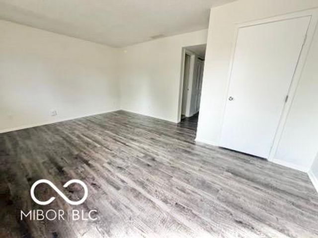 954 Greenwood W, Greenwood, IN 46142