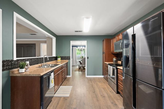 2123 River Chase Dr, Murfreesboro, TN 37128