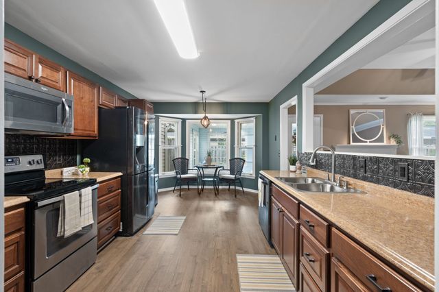 2123 River Chase Dr, Murfreesboro, TN 37128