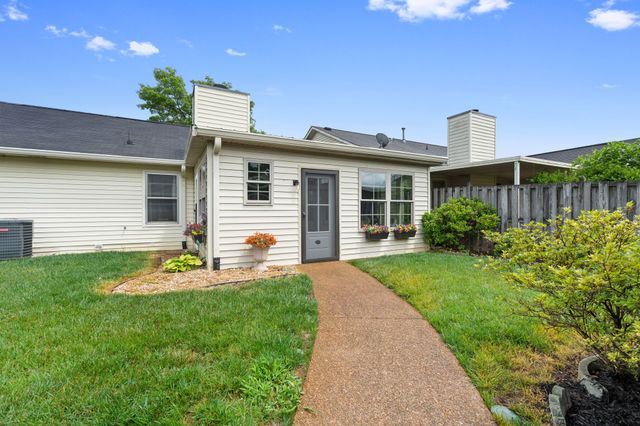 2123 River Chase Dr, Murfreesboro, TN 37128