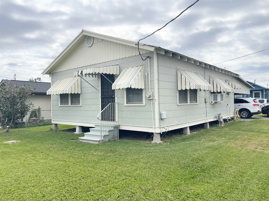 1204 Acadian Dr, Houma, LA 70363