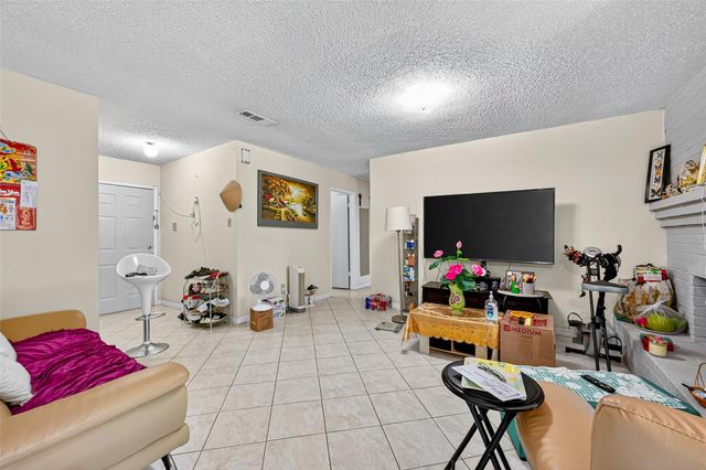6822 Zapata Drive, Houston, TX 77083