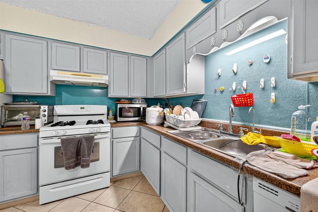 6822 Zapata Drive, Houston, TX 77083