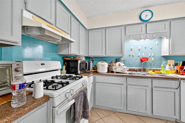 6822 Zapata Drive, Houston, TX 77083