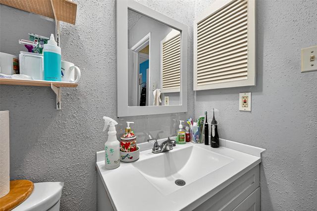 6822 Zapata Drive, Houston, TX 77083