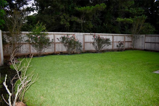 410 Laurel Sage Drive, Kingwood, TX 77339
