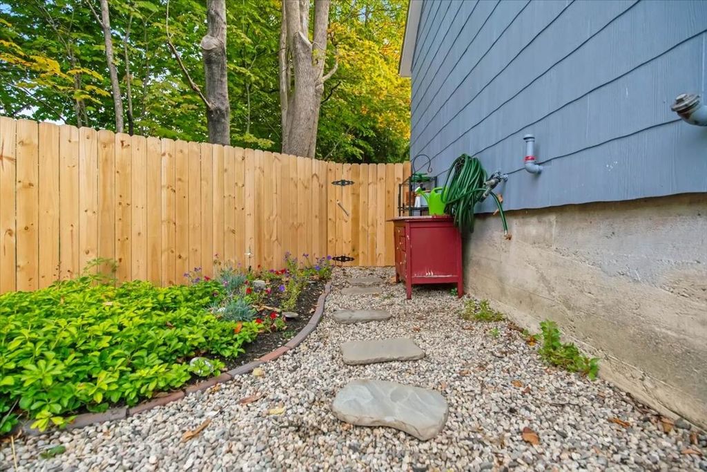 22 Morse Street, Freeport, ME 04032 — photo 4