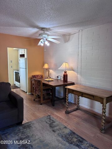 26 W Calle Del Chancero, Green Valley, AZ 85614