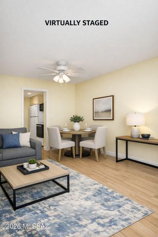 26 W Calle Del Chancero, Green Valley, AZ 85614