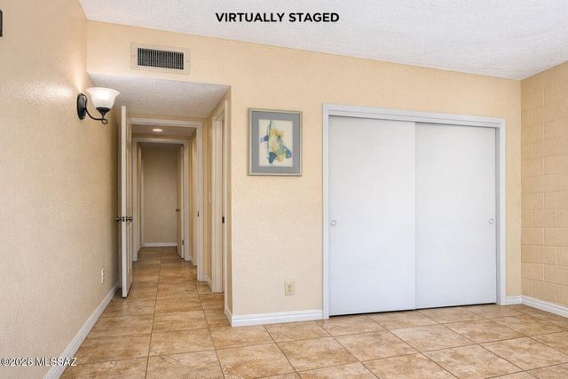 26 W Calle Del Chancero, Green Valley, AZ 85614