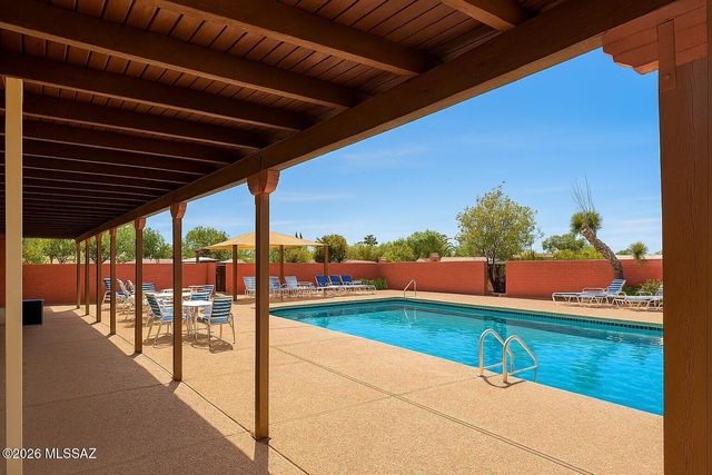 26 W Calle Del Chancero, Green Valley, AZ 85614