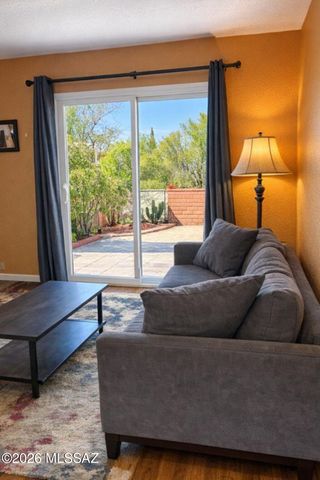 26 W Calle Del Chancero, Green Valley, AZ 85614