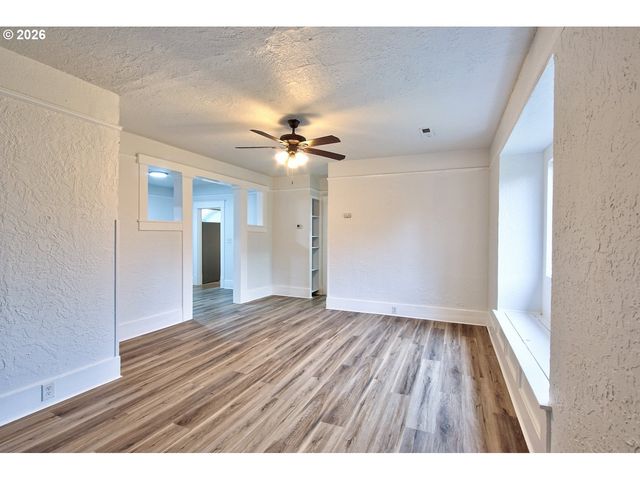 774 Se 18TH St, Salem, OR 97301