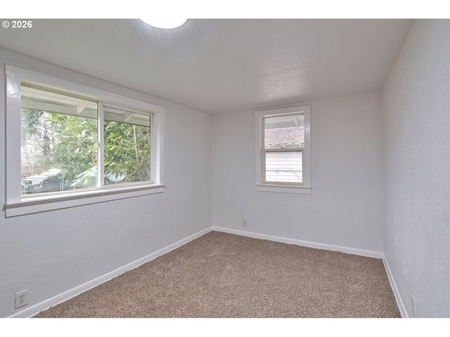 774 Se 18TH St, Salem, OR 97301