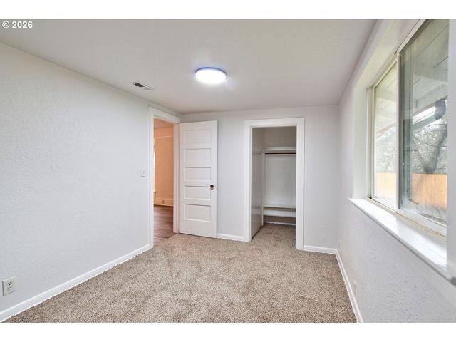 774 Se 18TH St, Salem, OR 97301