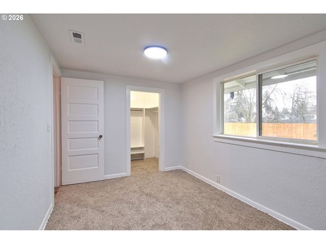 774 Se 18TH St, Salem, OR 97301