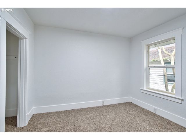 774 Se 18TH St, Salem, OR 97301