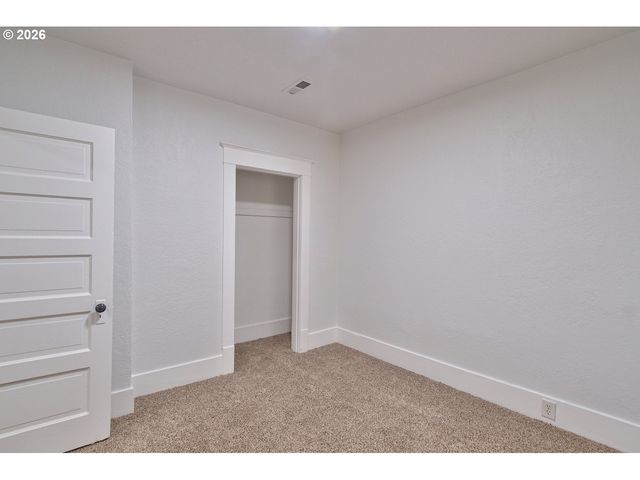 774 Se 18TH St, Salem, OR 97301