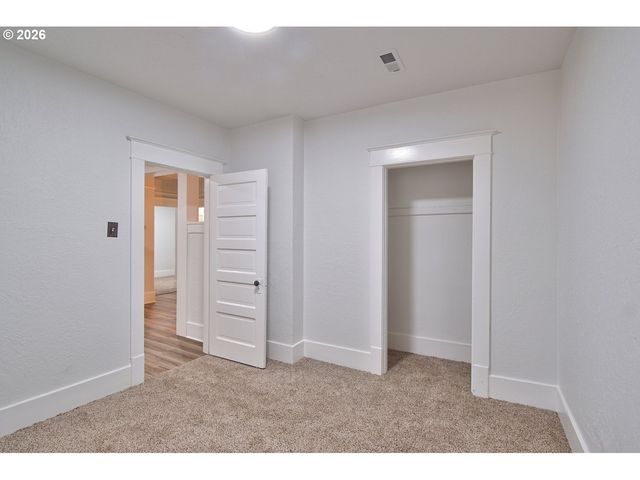 774 Se 18TH St, Salem, OR 97301