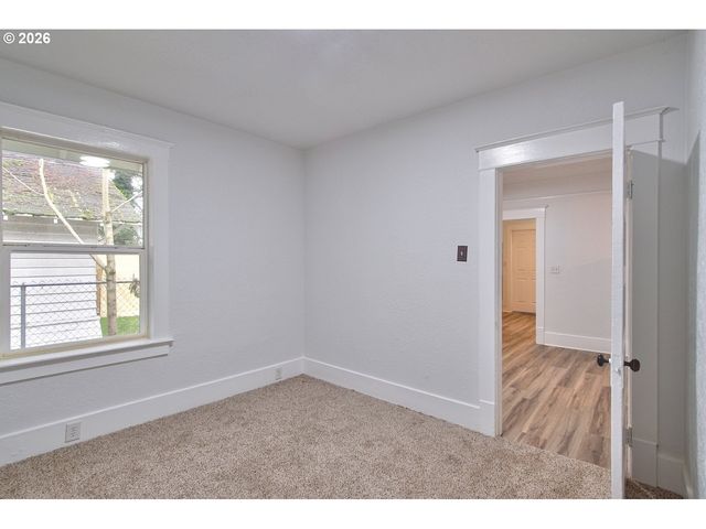 774 Se 18TH St, Salem, OR 97301