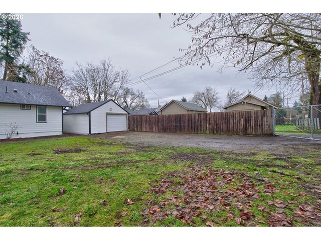 774 Se 18TH St, Salem, OR 97301