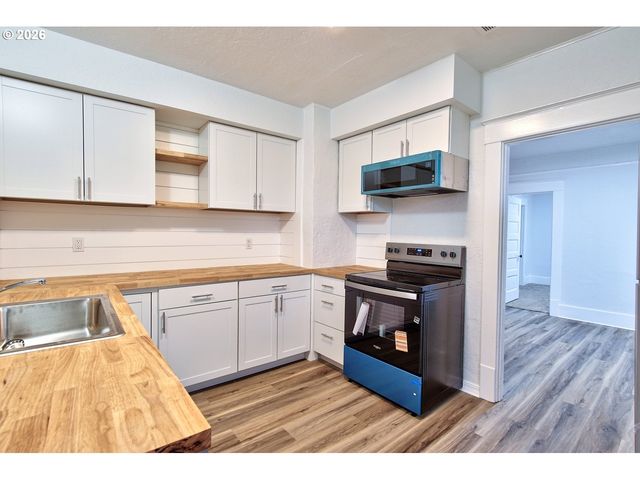 774 Se 18TH St, Salem, OR 97301