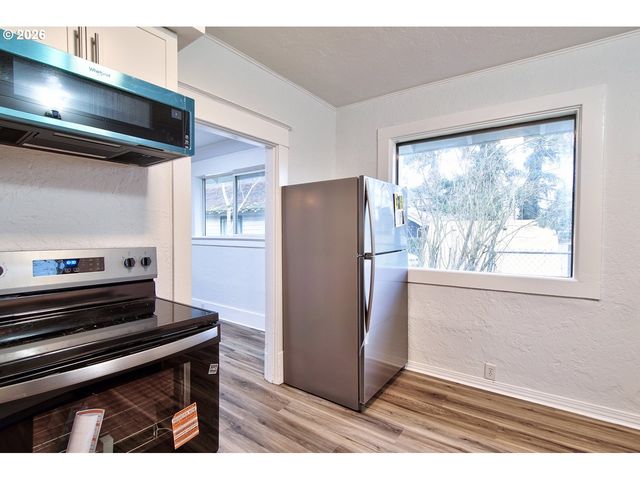 774 Se 18TH St, Salem, OR 97301