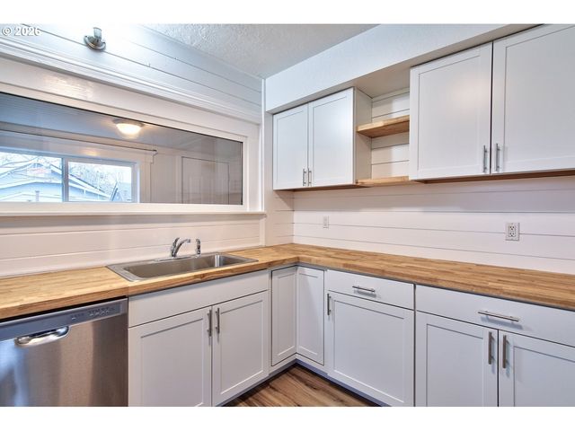 774 Se 18TH St, Salem, OR 97301