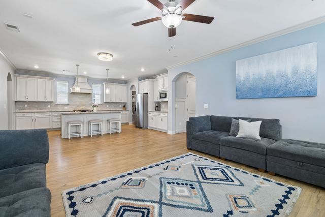 617 Green Farm Way, Spring Hill, TN 37174