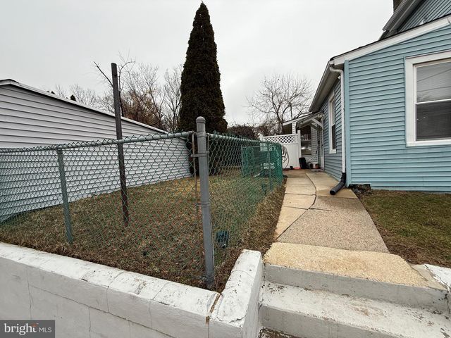 220 10TH ST, Brookhaven, PA 19015