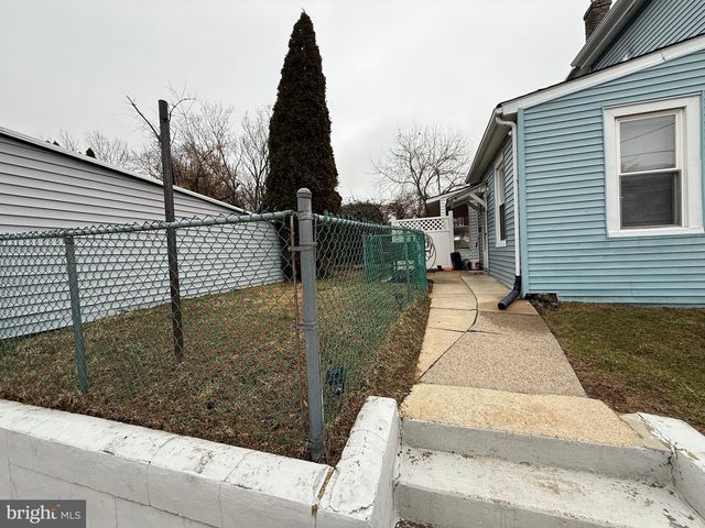 220 10TH ST, Brookhaven, PA 19015