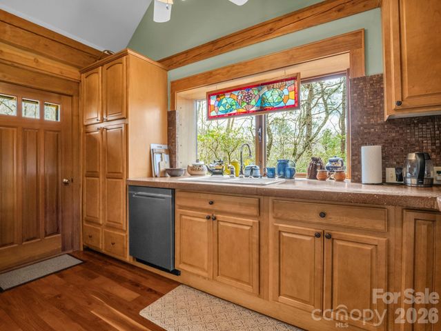 294 Verbena Drive, Black Mountain, NC 28711