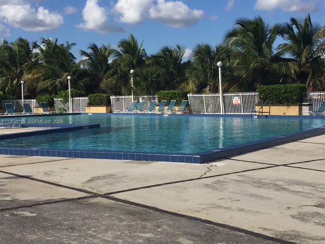 14211 N Kendall Dr 201E, Miami, FL 33186