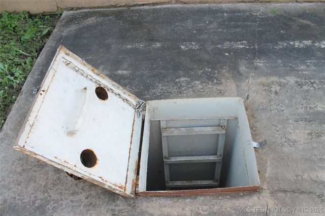 216 S Locust Street, Nowata, OK 74048