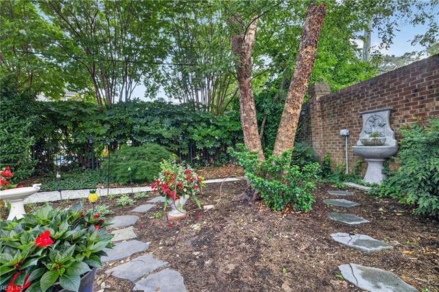 208 52nd ST, Virginia Beach, VA 23451