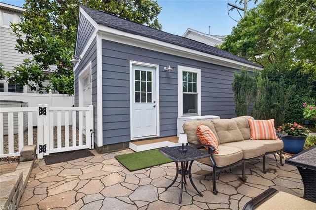 208 52nd ST, Virginia Beach, VA 23451