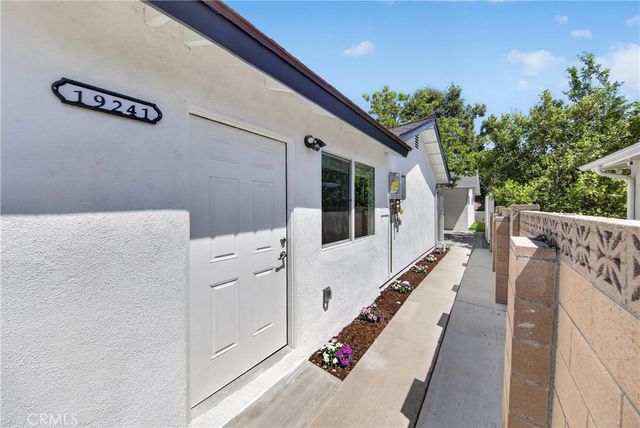 19243 Knapp St, Northridge, CA 91324
