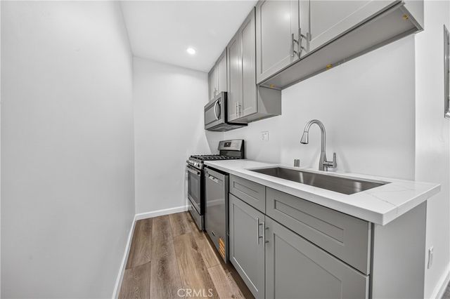 19243 Knapp St, Northridge, CA 91324