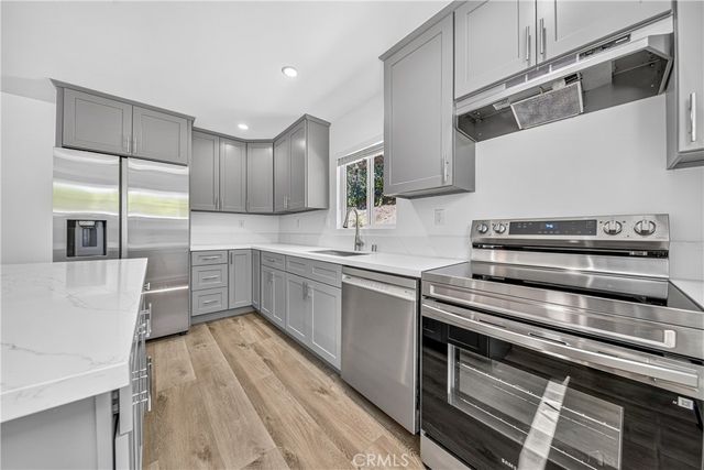 19243 Knapp St, Northridge, CA 91324