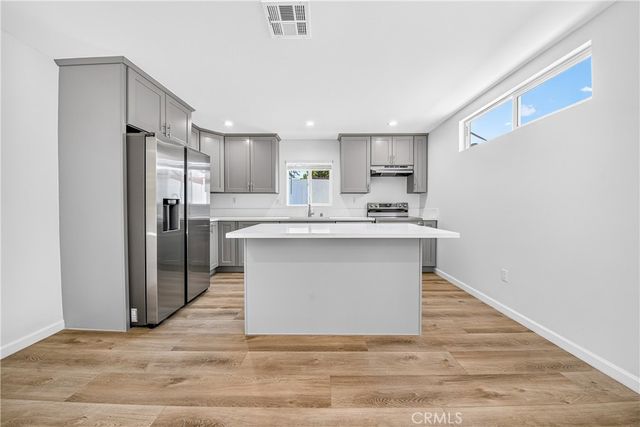 19243 Knapp St, Northridge, CA 91324
