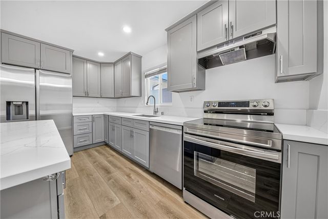 19243 Knapp St, Northridge, CA 91324