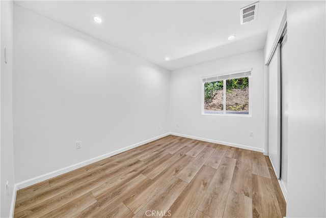 19243 Knapp St, Northridge, CA 91324