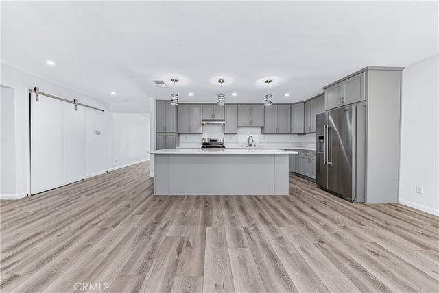 19243 Knapp St, Northridge, CA 91324