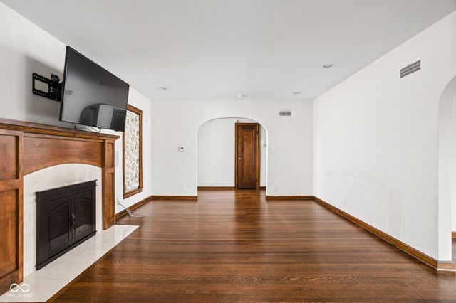 6001 Indianola Avenue, Indianapolis, IN 46220