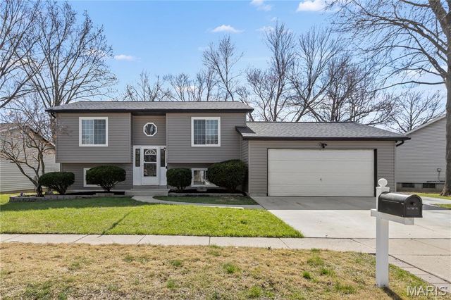 1954 Tealwood Cove Drive, Florissant, MO 63031