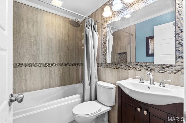 1954 Tealwood Cove Drive, Florissant, MO 63031