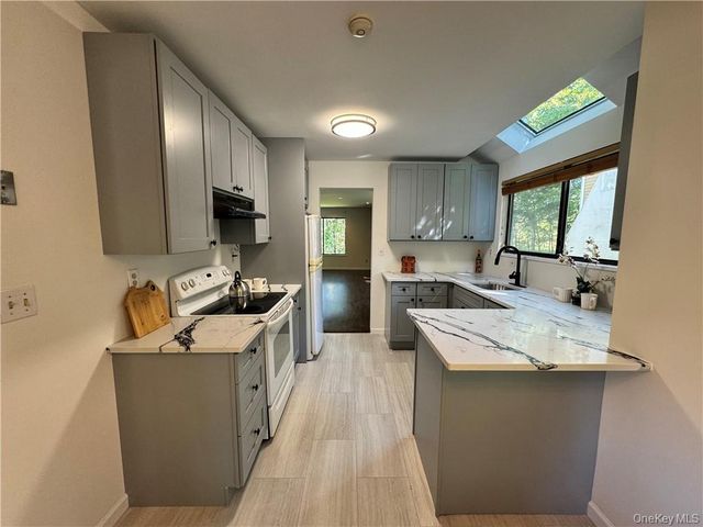 17 Rambling Brook Road, Chappaqua, NY 10514