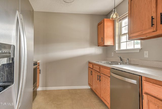 220 Peters Road, Bristol, TN 37620