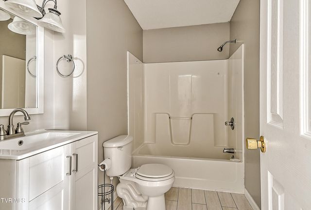 220 Peters Road, Bristol, TN 37620